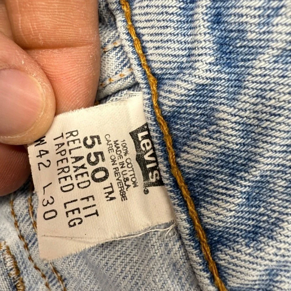 Vintage Levis jeans men's 42x30 Fits 39x29 Blue Light Wash 550 Relaxed Taper USA